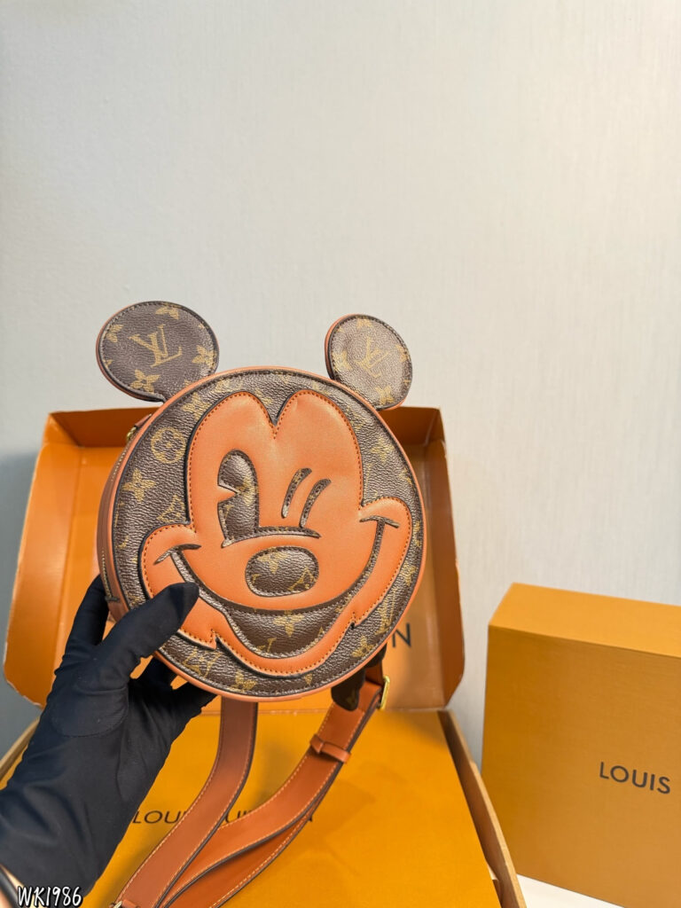 Louis Vuitton Logo 23 Beige Bag editorial product context 2