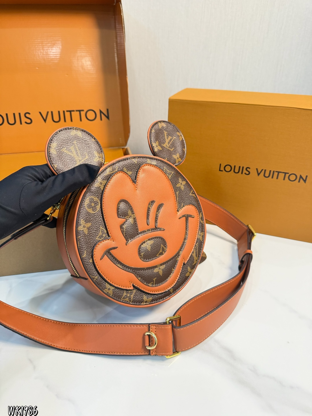 Louis Vuitton p125 logo 23 Bag
