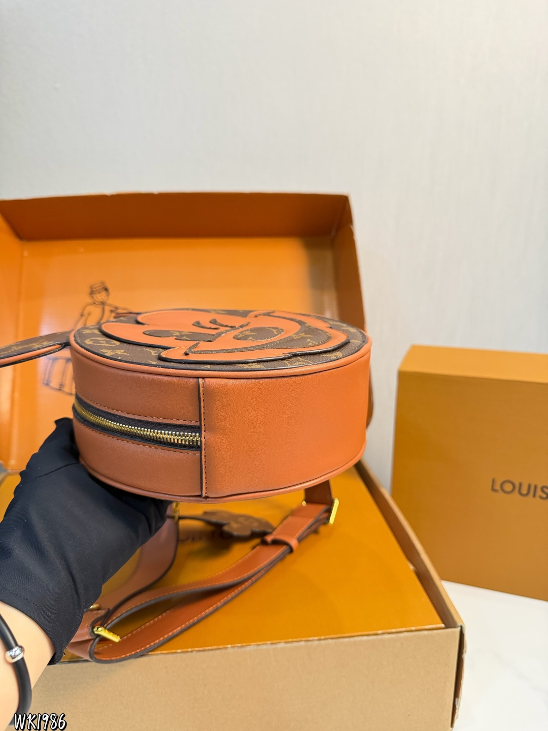 Louis Vuitton p125 logo 23 Bag
