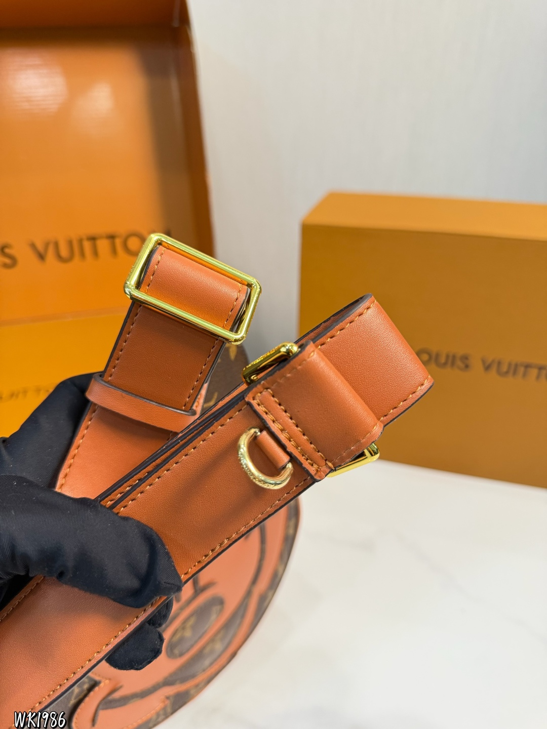 Louis Vuitton p125 logo 23 Bag