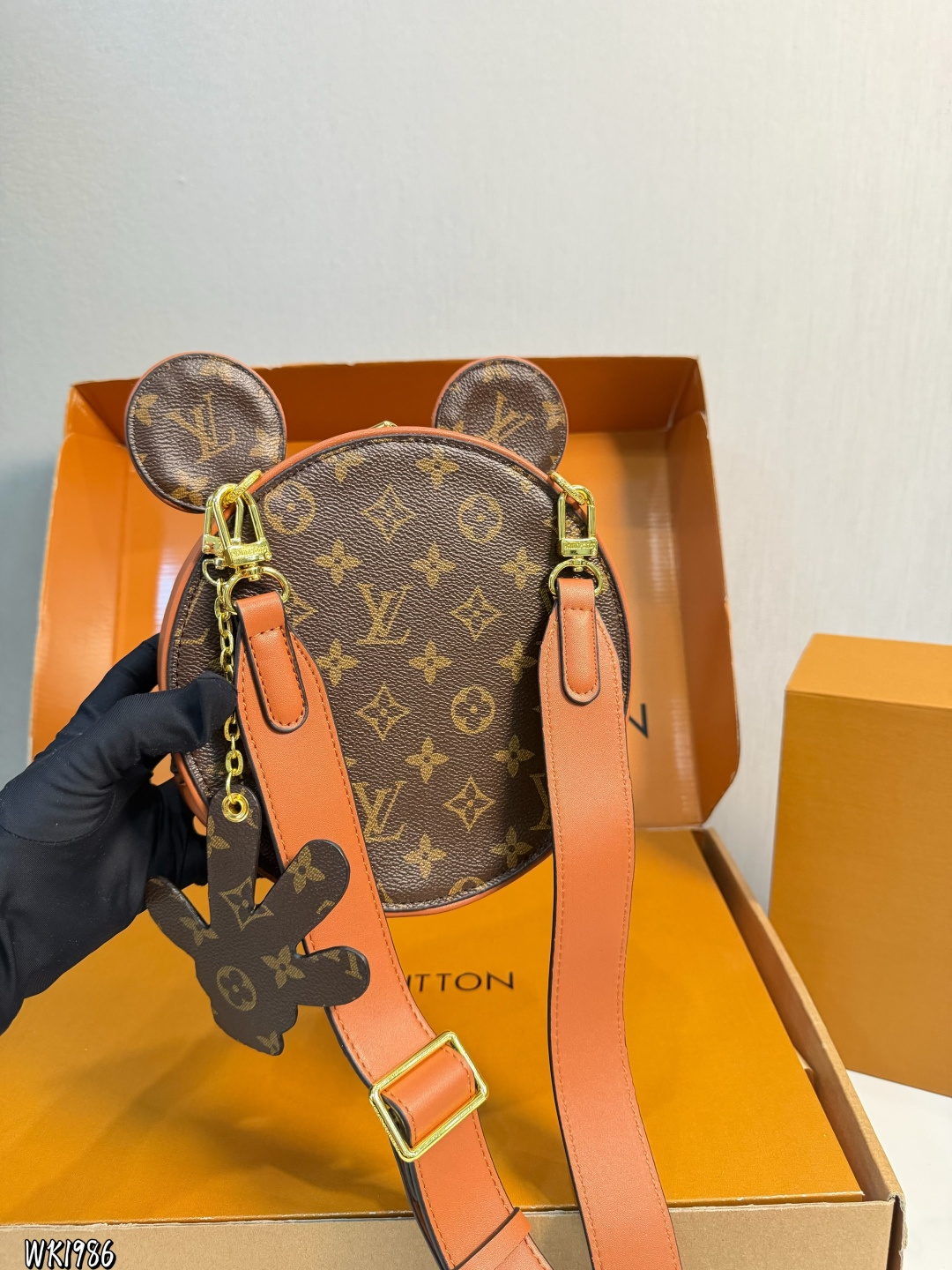 Louis Vuitton p125 logo 23 Bag