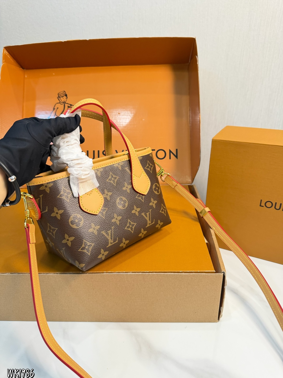 Louis Vuitton p125 Neverfull BB 18 11 Bag