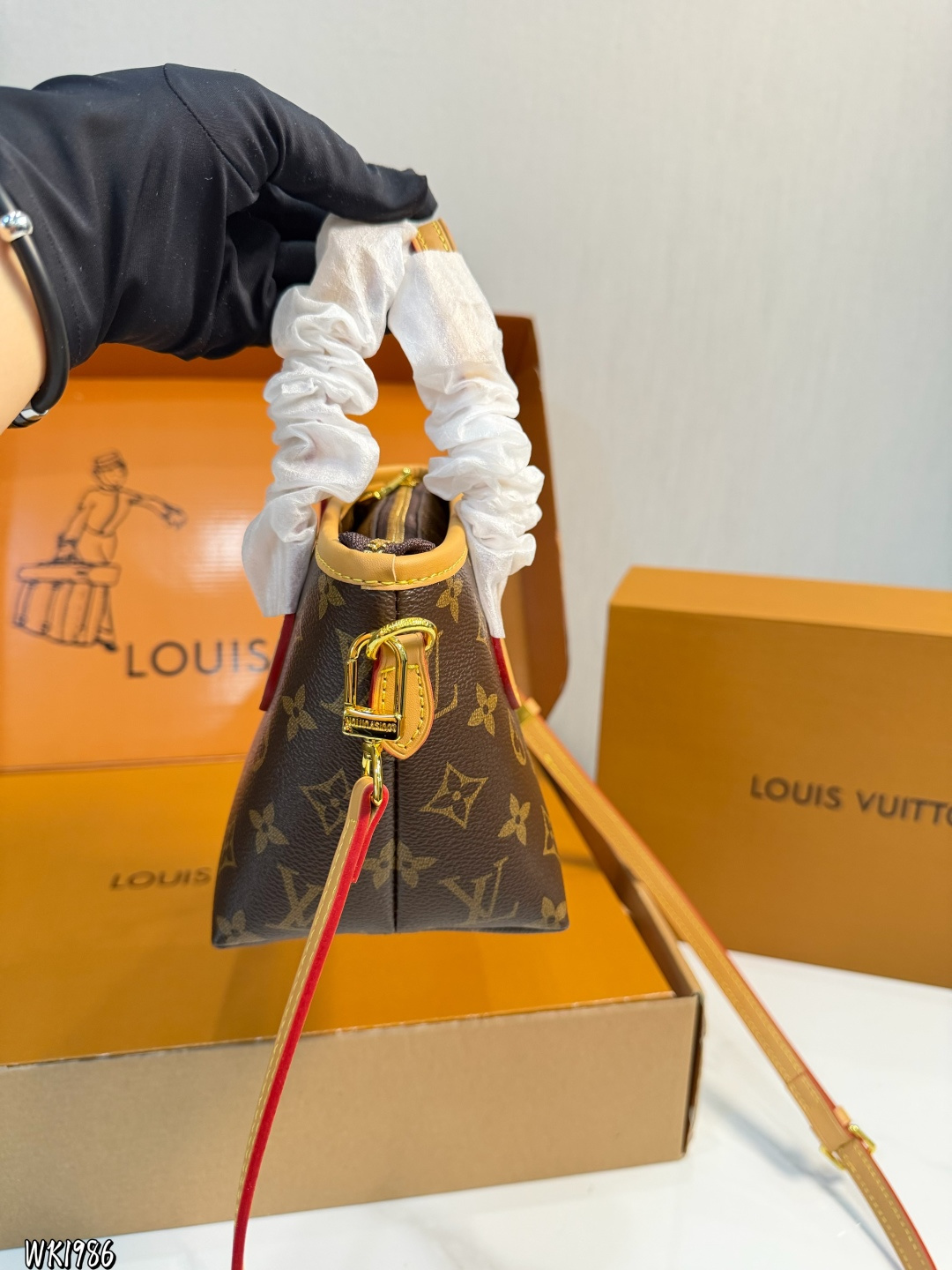 Louis Vuitton p125 Neverfull BB 18 11 Bag