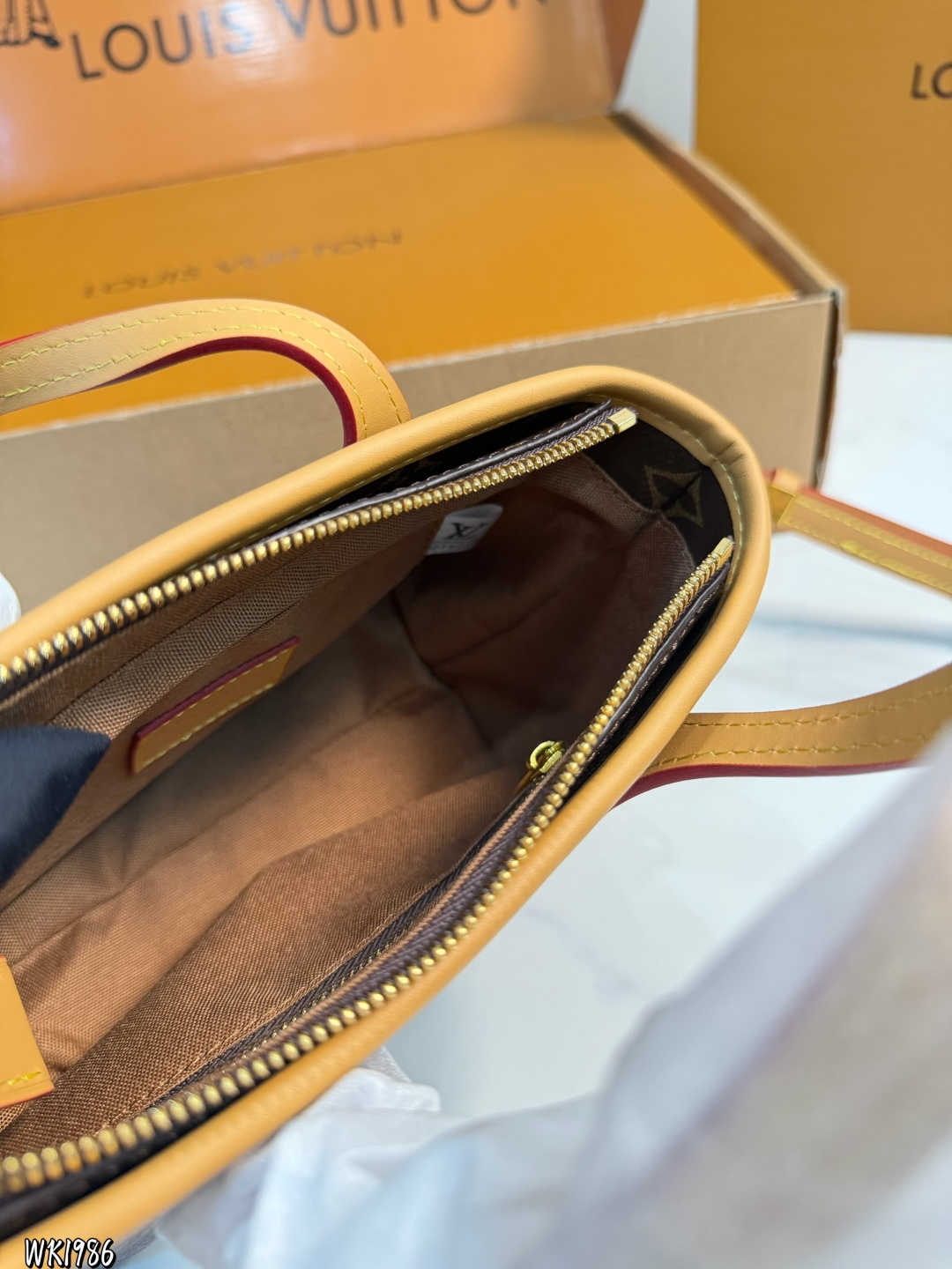 Louis Vuitton p125 Neverfull BB 18 11 Bag