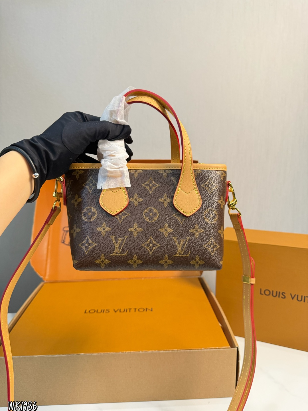Louis Vuitton p125 Neverfull BB 18 11 Bag