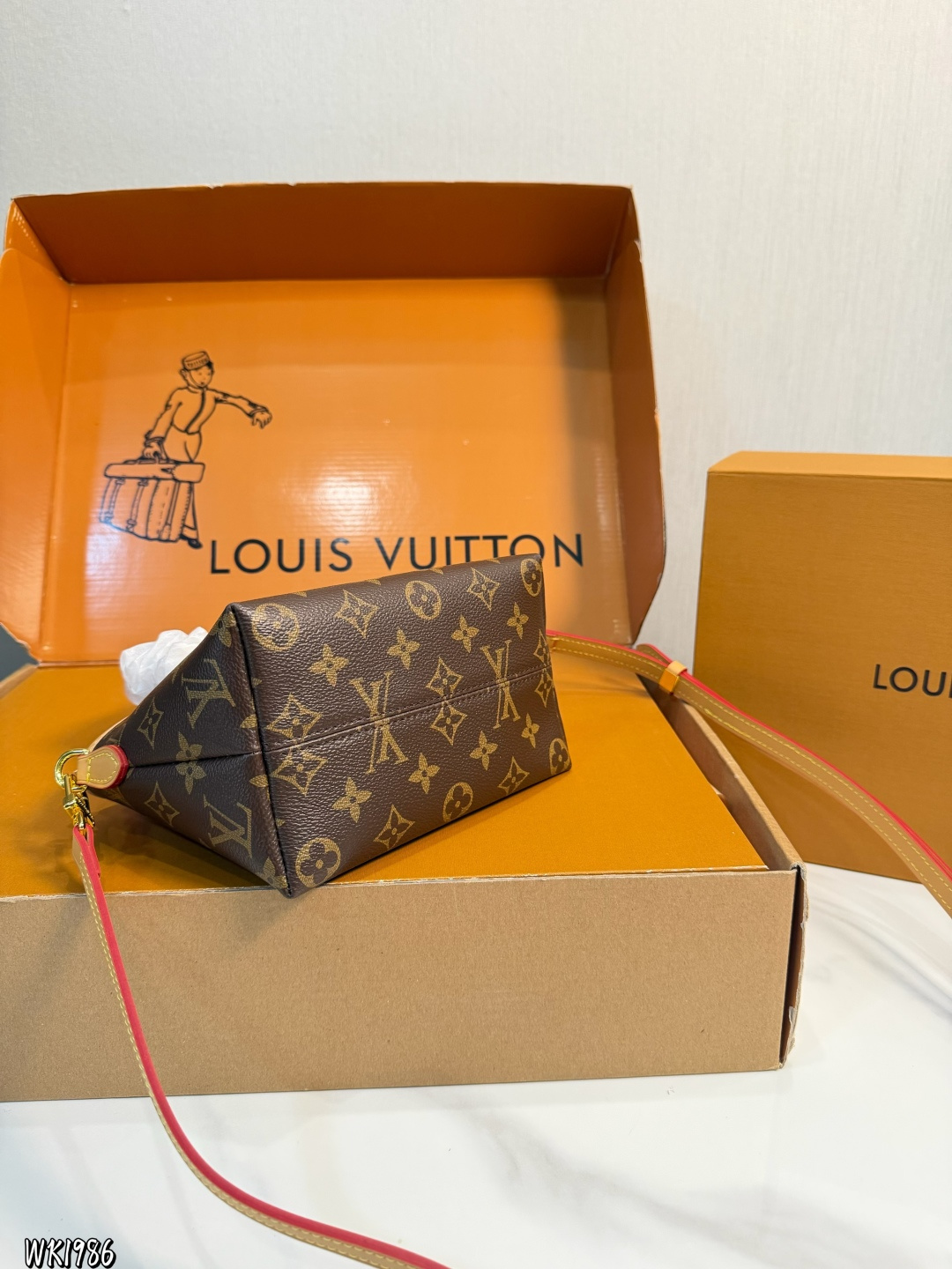 Louis Vuitton p125 Neverfull BB 18 11 Bag
