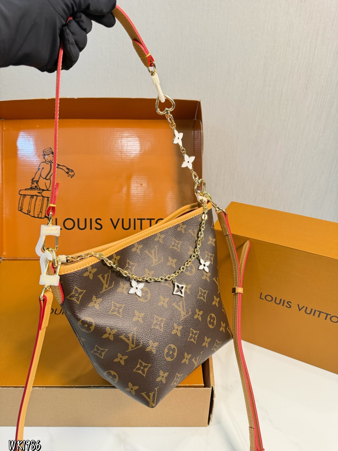 Louis Vuitton p140 17 Bucket Bag