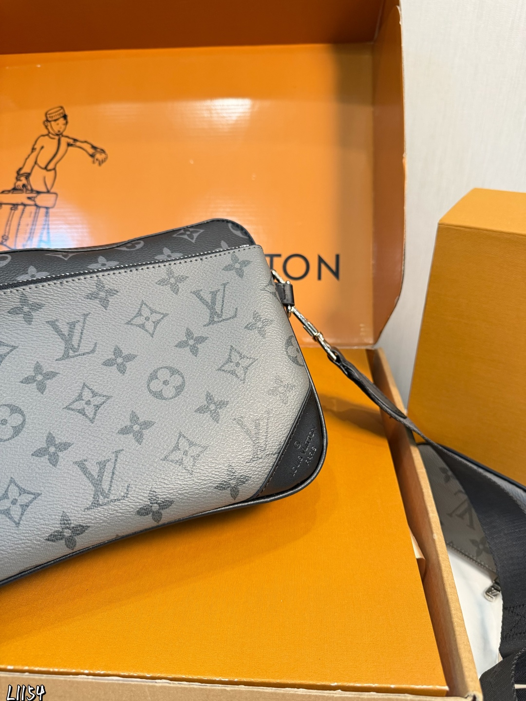 Louis Vuitton p135 25 Bag