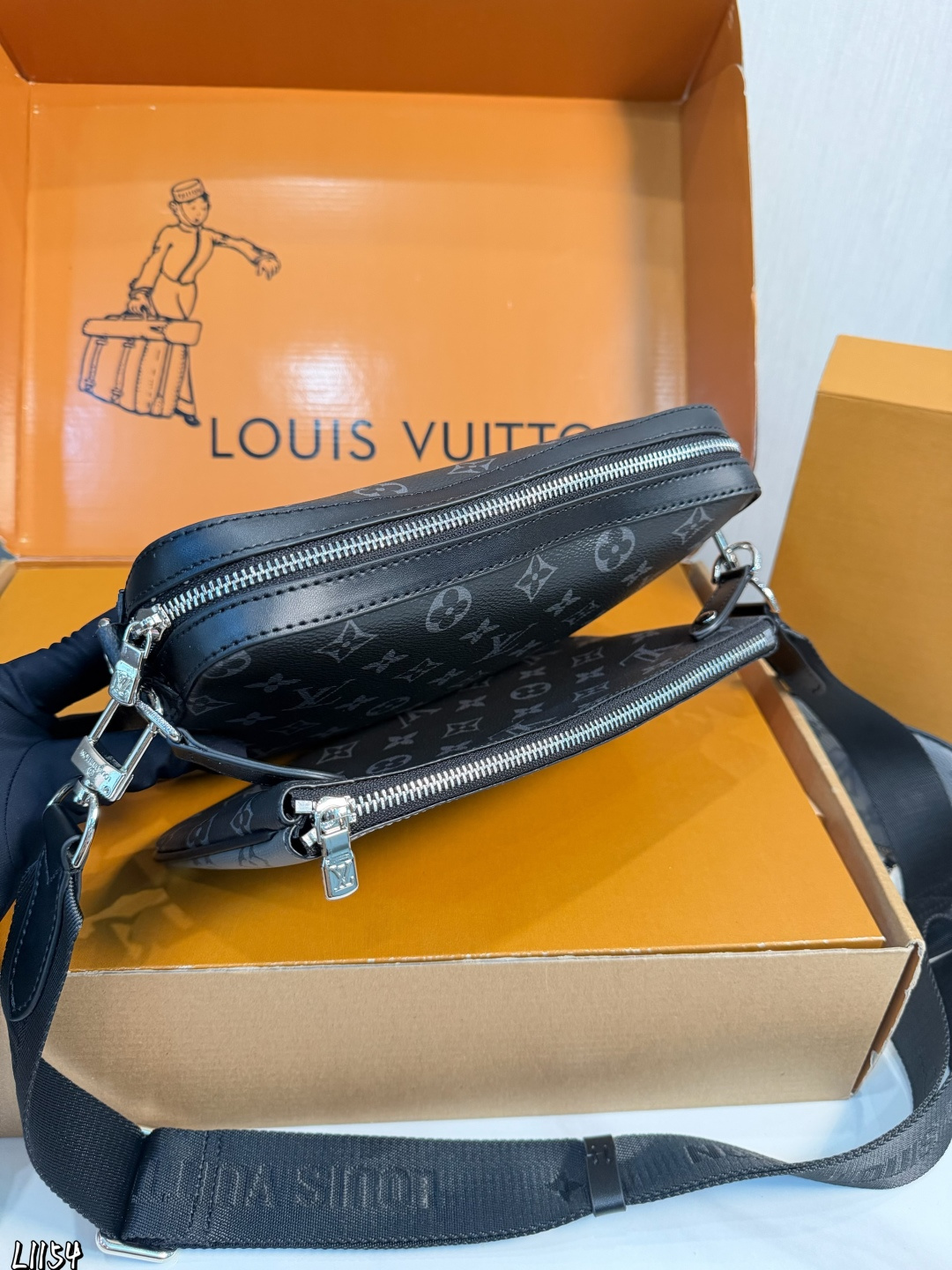 Louis Vuitton p135 25 Bag