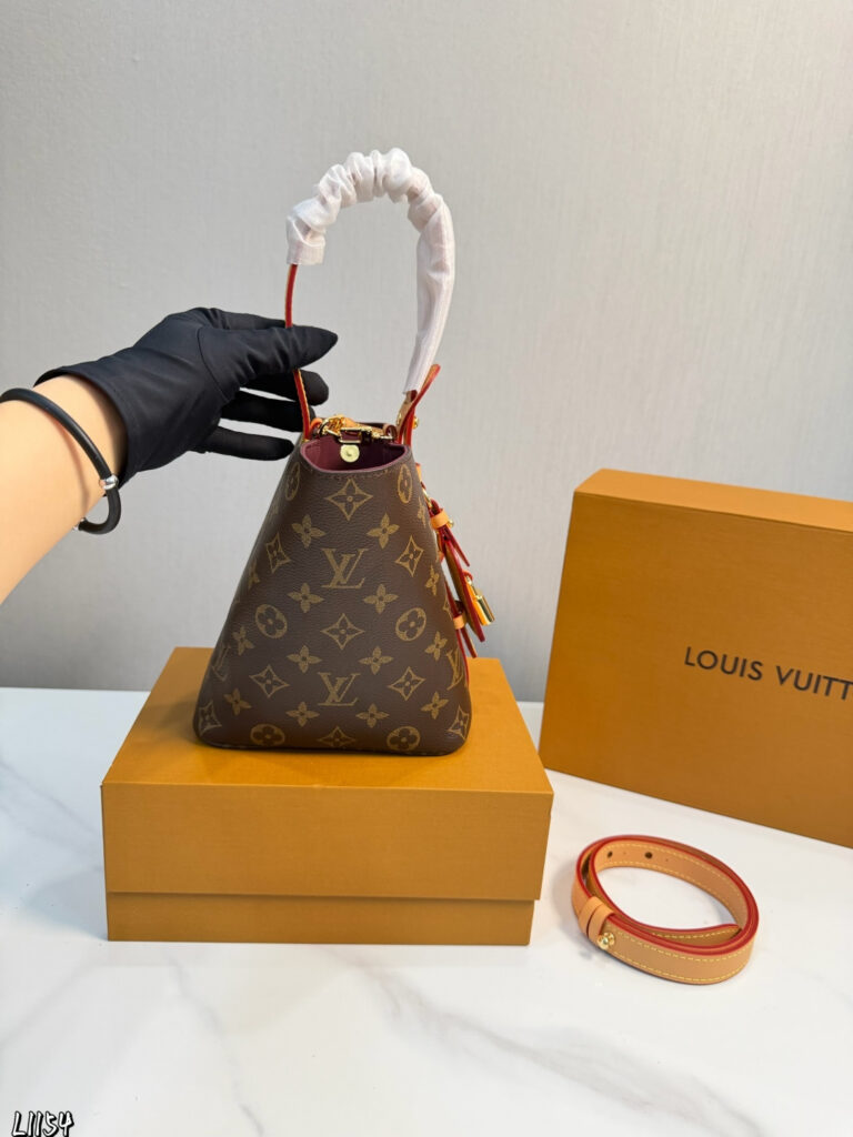 Louis Vuitton All Inbb Bucket Bag editorial product context 3