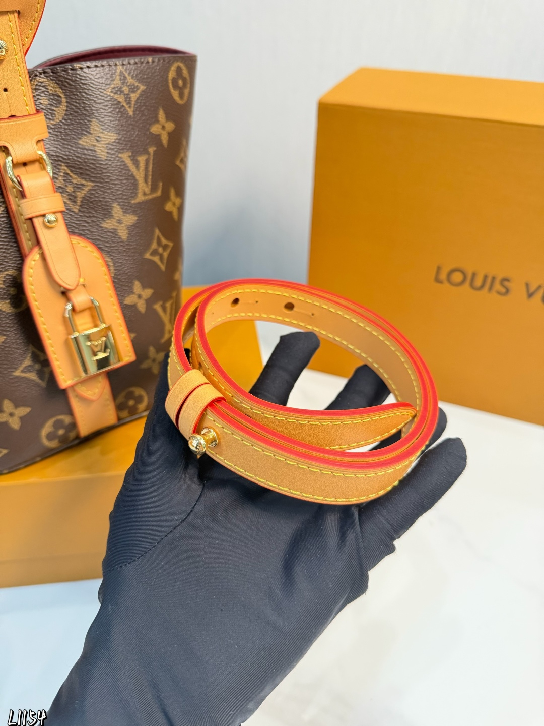 Louis Vuitton p130 ALL inbb 17 12 Bucket Bag