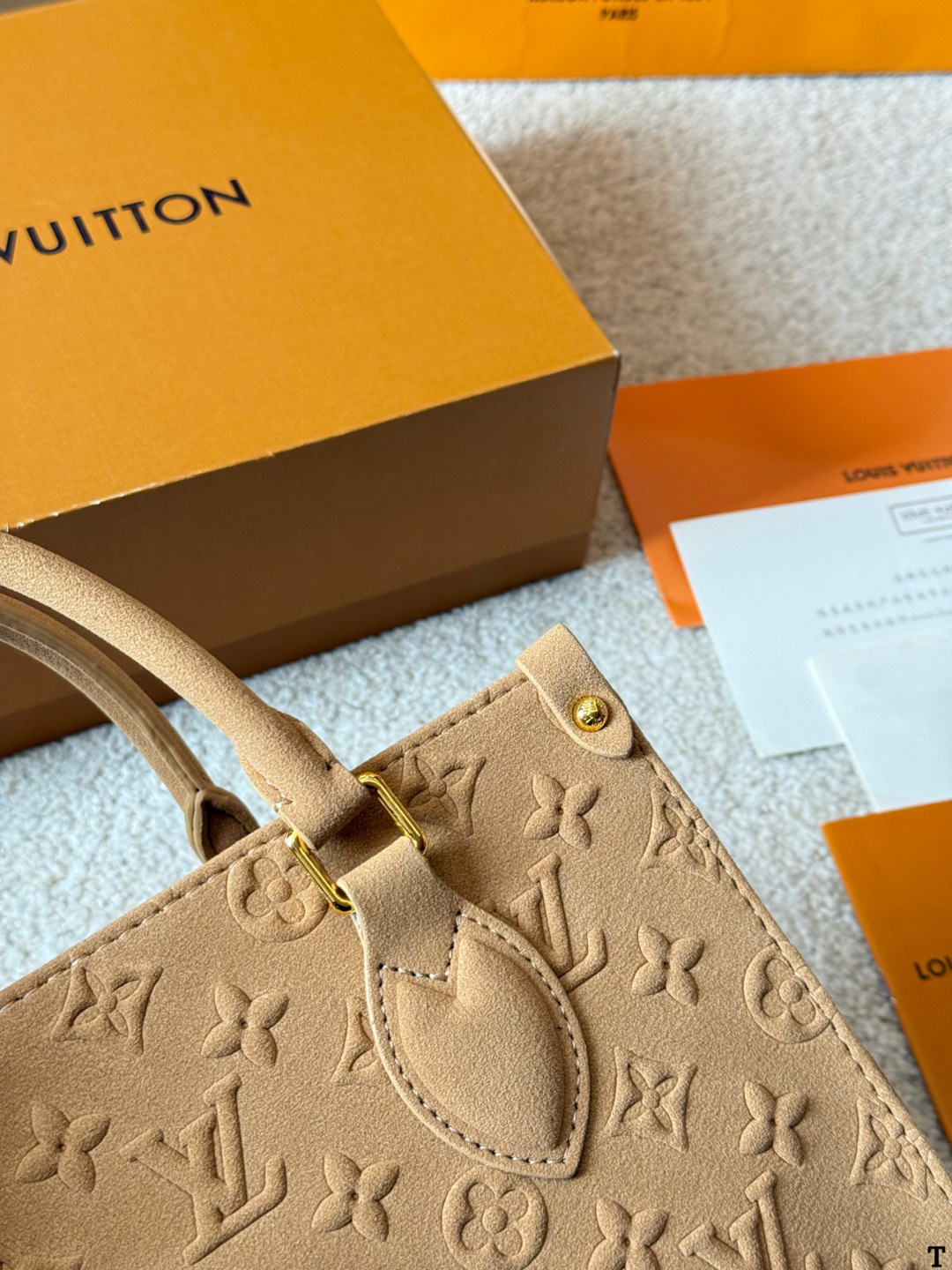Louis Vuitton p140 Onthego VLL litton Logo Tote Bag