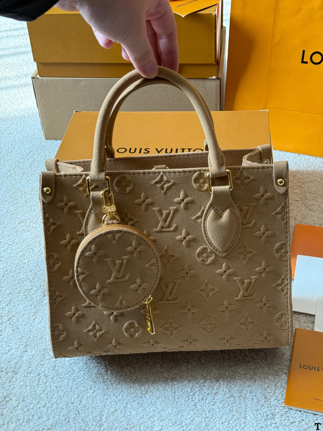 Louis Vuitton p140 Onthego VLL litton Logo Tote Bag