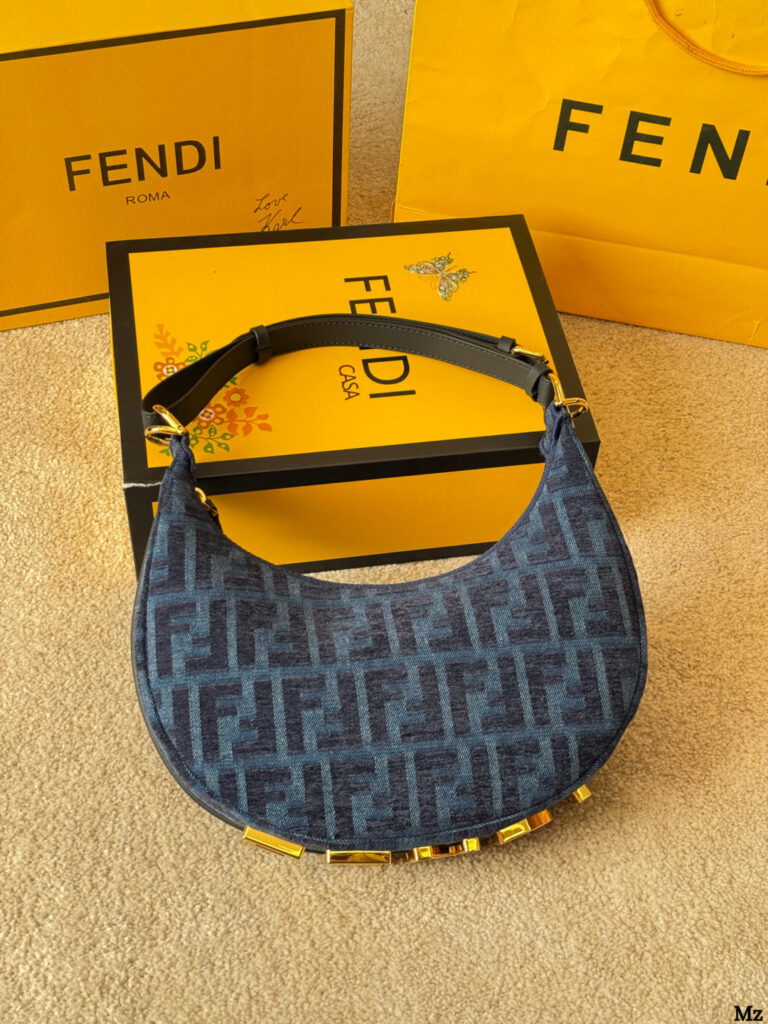 Fendi Fendigraphy Hhh 30 Medium Black Calfskin Leather Clutch editorial product context 3