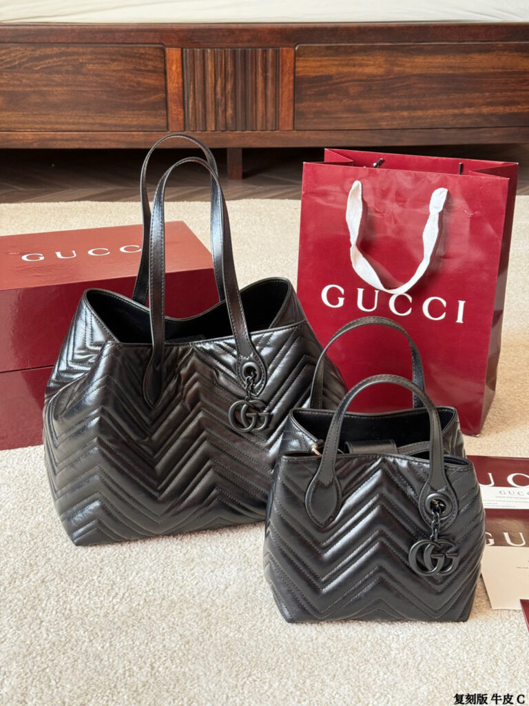 Gucci p160 p150 GG Marmont OK 30 Clutch 1.9 x editorial product context 1
