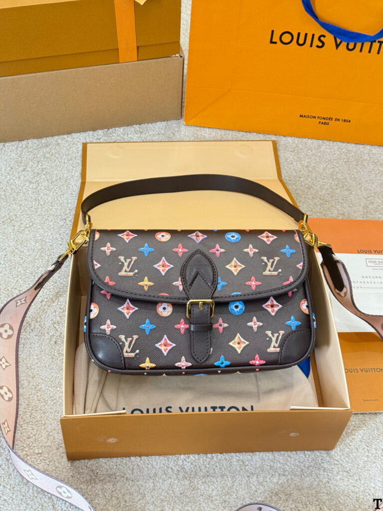 Louis Vuitton Diane Sologne Calfskin Leather Clutch 9 x 15 cm editorial product context 1