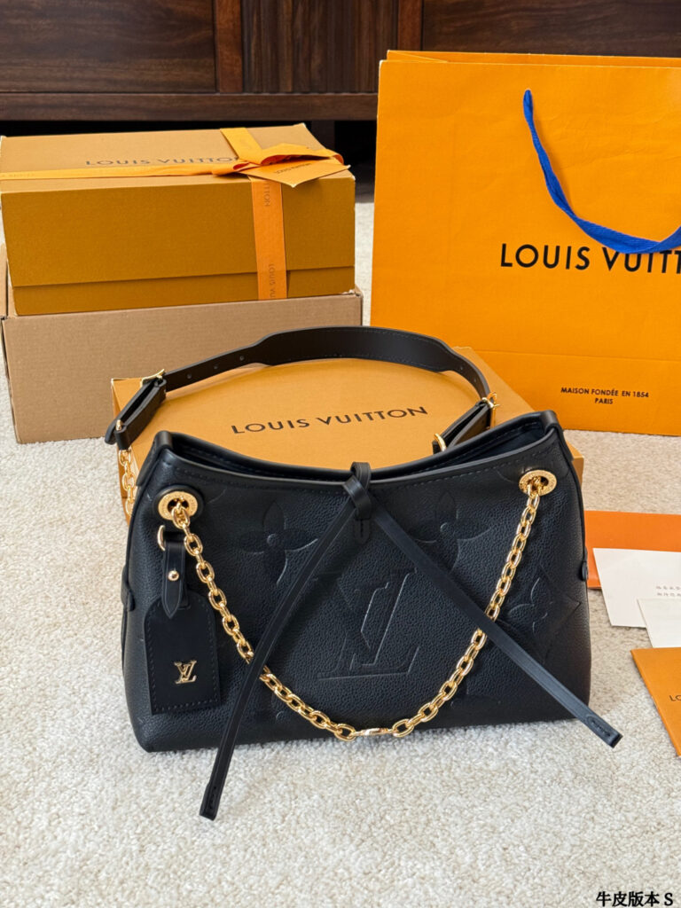 Louis Vuitton Carryall Bb Leather Bag 26 cm editorial product context 1