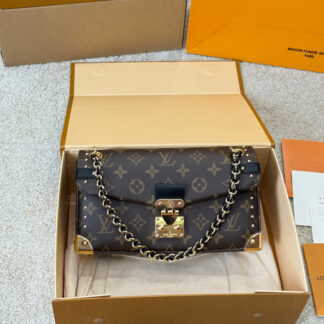 Louis Vuitton p180 Trunkie Monogram S-lock OR x15x6cm Clutch 1.9 x 1.1 x 0.2 cm