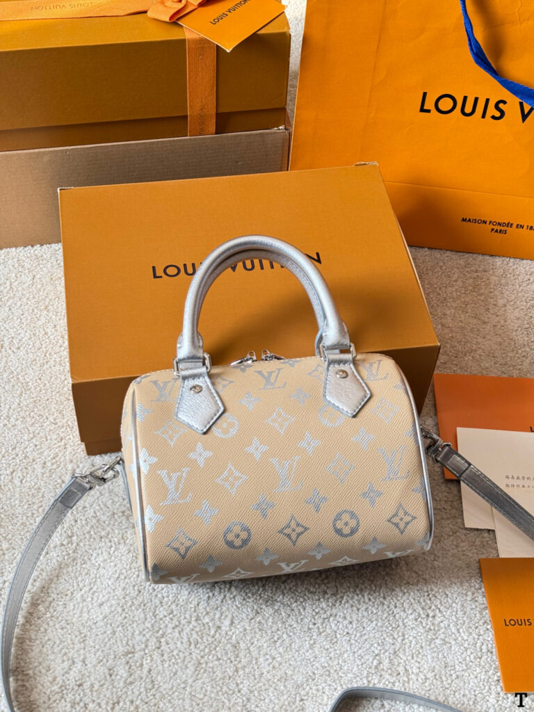 Louis Vuitton p120 speedy 20 Clutch 1.9 x 1.1 x editorial product context 3
