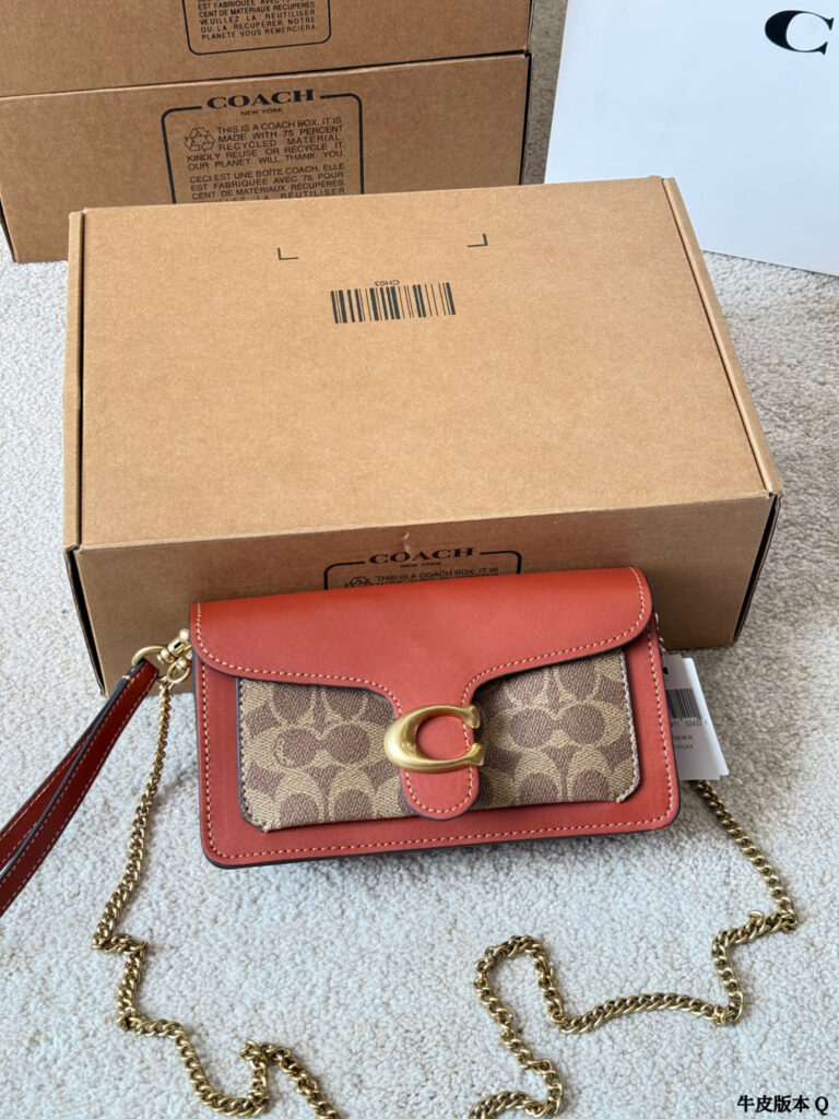 Coach Tabby Wristlet Mini Mini Leather Bag 20 cm editorial product context 1