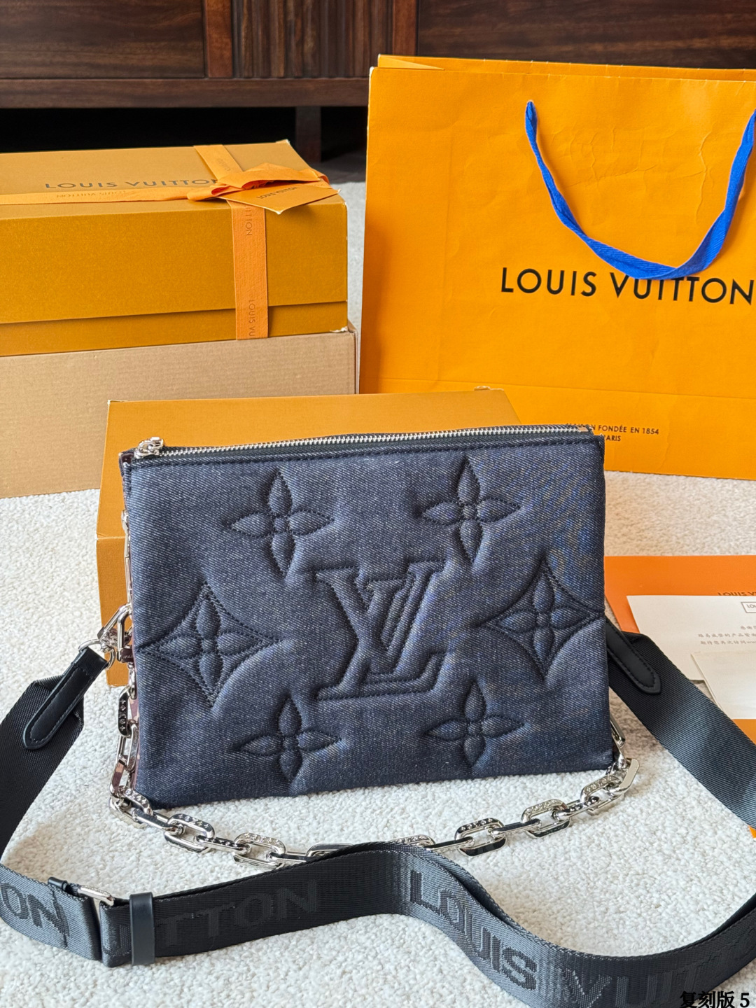 Louis Vuitton p205 Coussin Girl 28 Bag