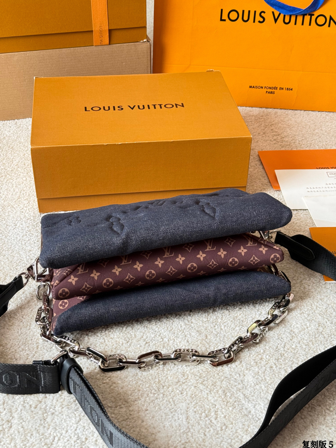Louis Vuitton p205 Coussin Girl 28 Bag