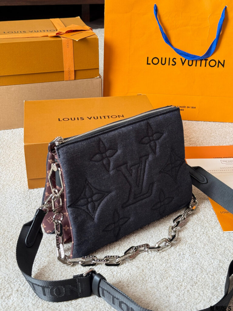 Louis Vuitton p205 Coussin Girl 28 Clutch 1.9 x 1.1 editorial product context 3