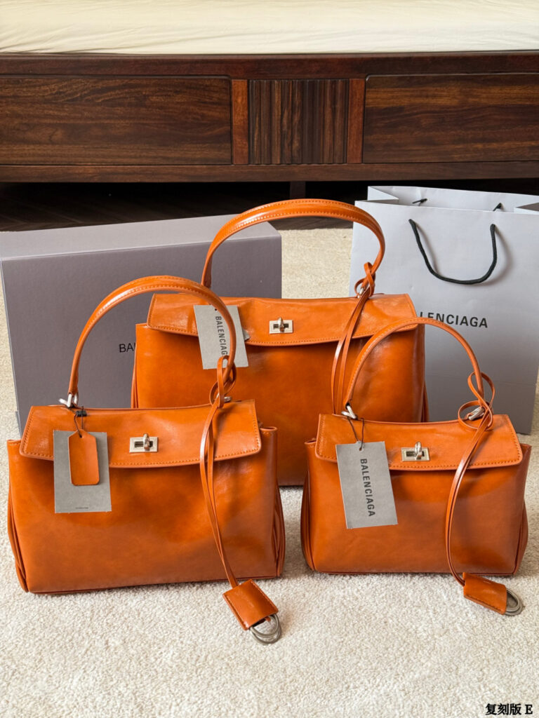 Balenciaga Rodeo Get Leather Bag 35 cm editorial product context 1