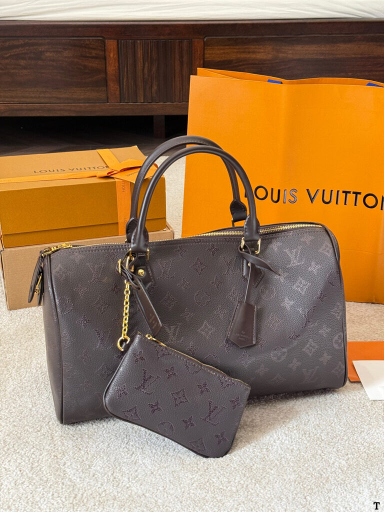 Louis Vuitton Keepall Leather Bag 40 cm editorial product context 3