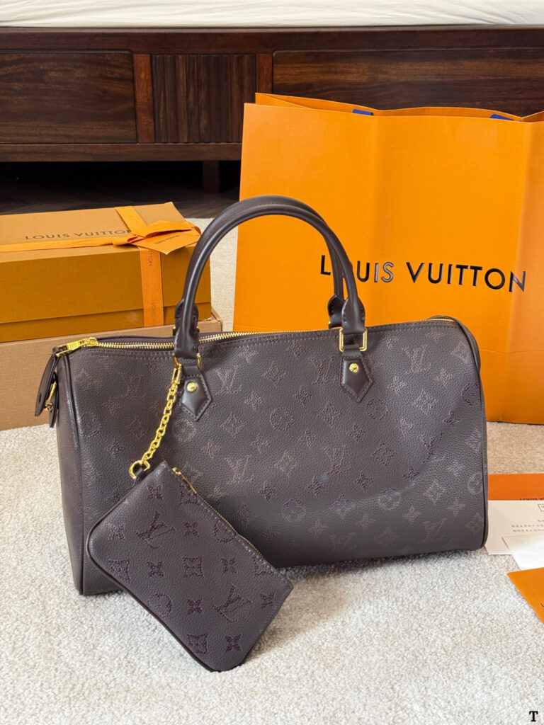 Louis Vuitton Keepall Leather Bag 40 cm editorial product context 2