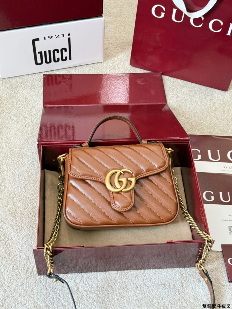 Gucci Gg Marmont Glogo Small Leather Crossbody Bag 21 cm editorial product context 1