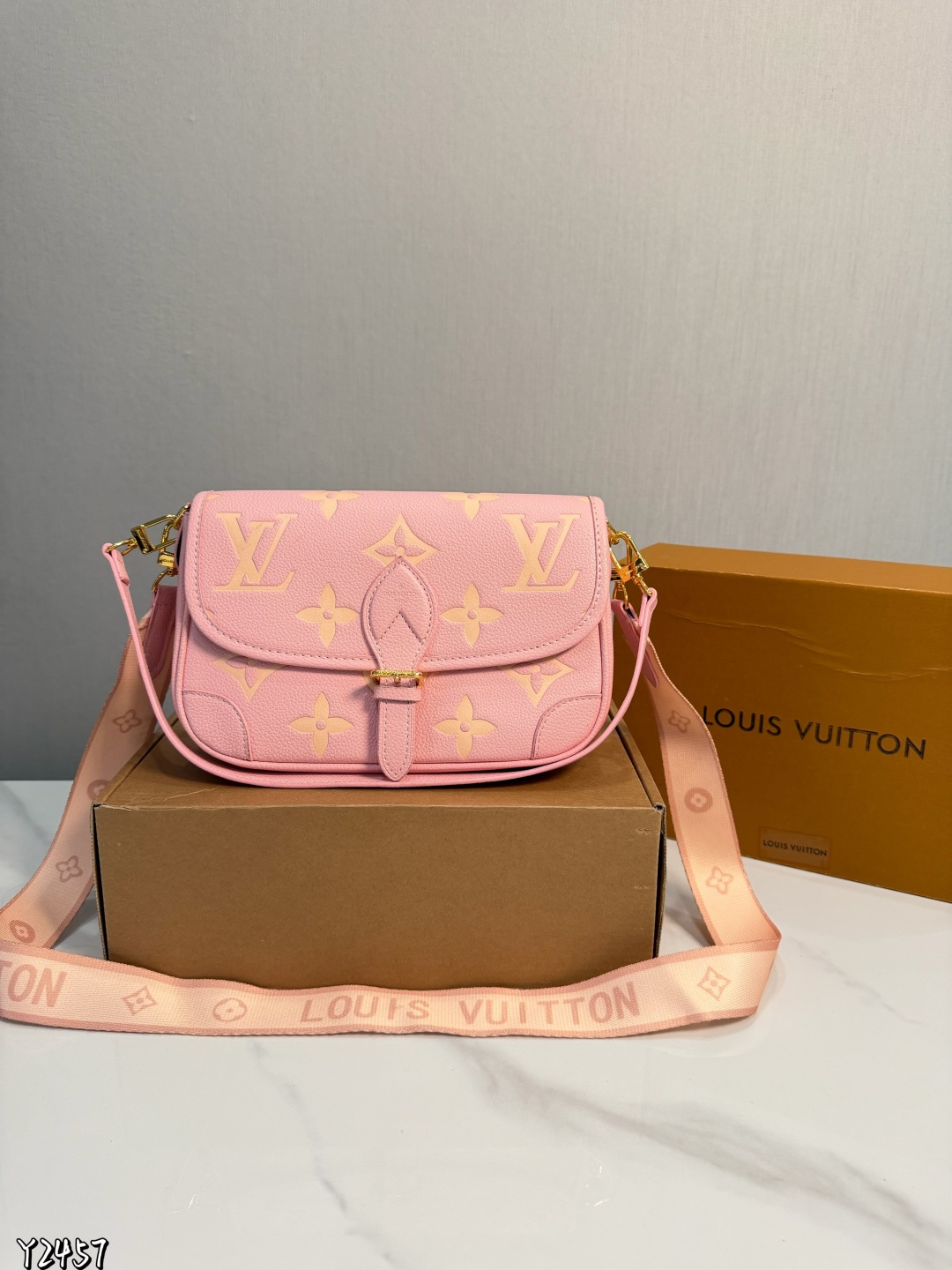 Louis Vuitton p115 Diane size 25 Handbag