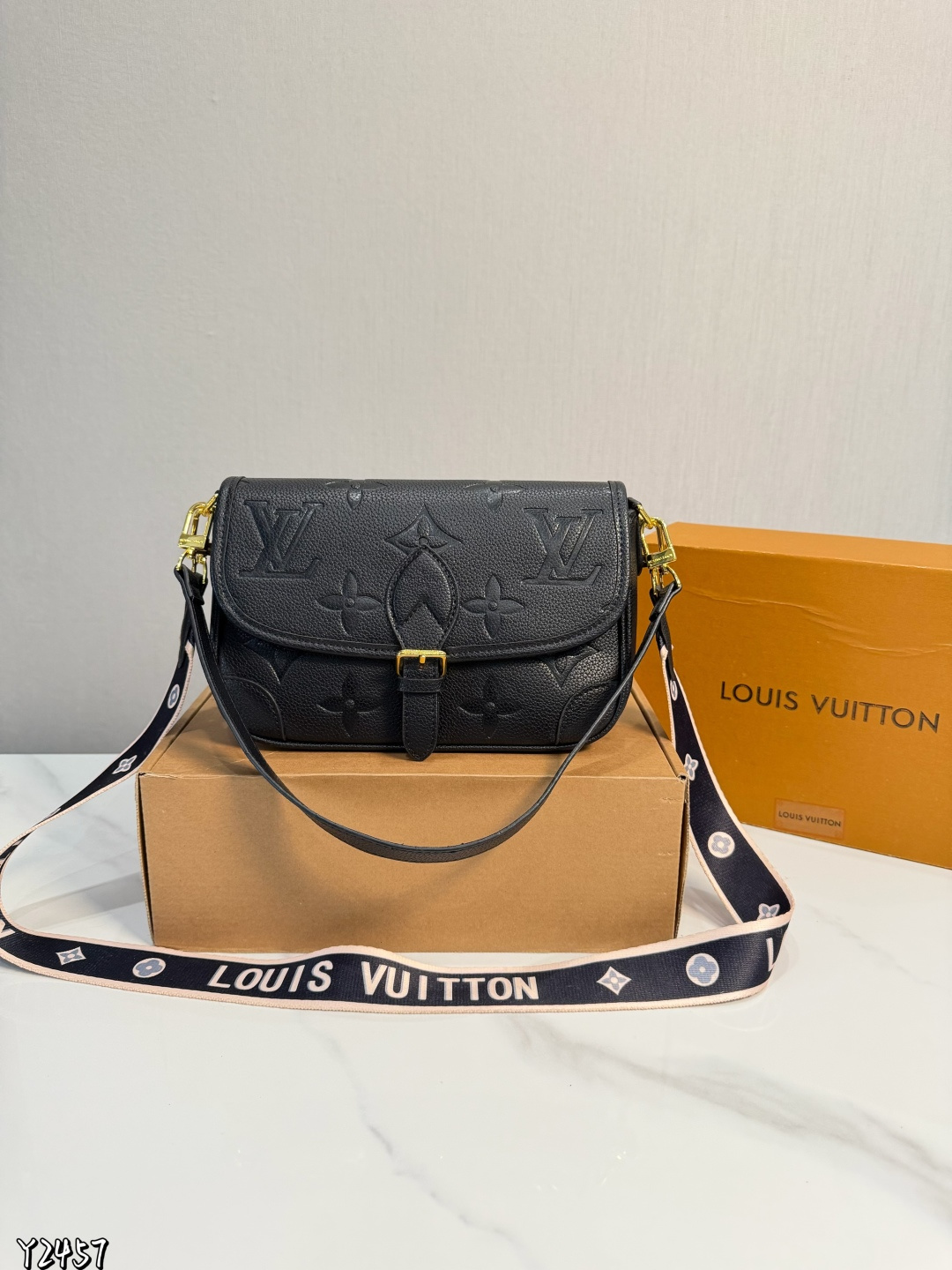 Louis Vuitton p115 Diane size 25 Handbag