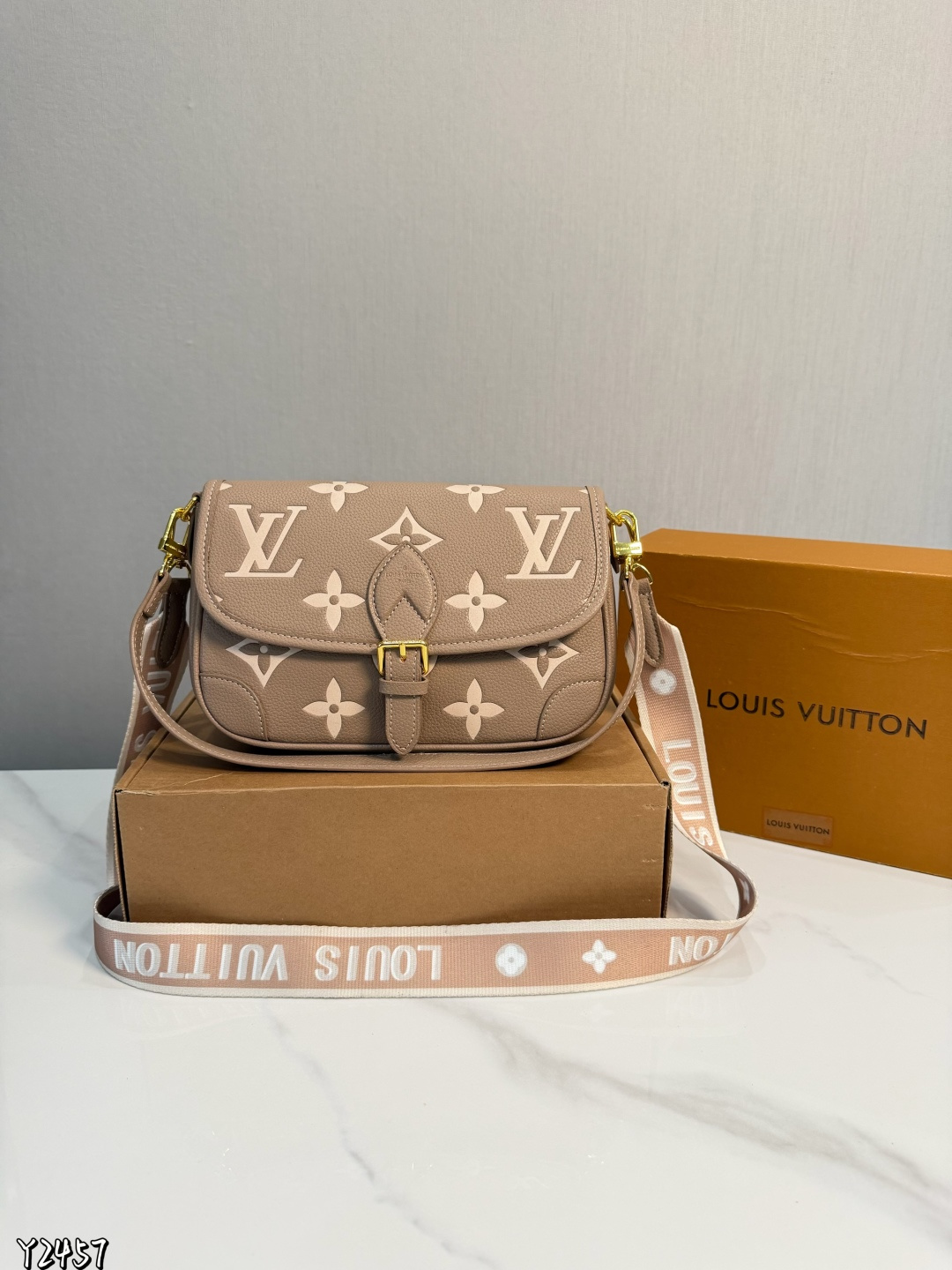 Louis Vuitton p115 Diane size 25 Handbag