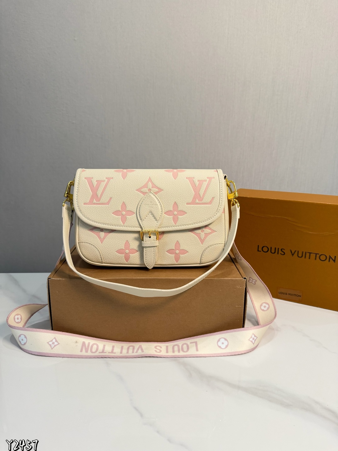 Louis Vuitton p115 Diane size 25 Handbag