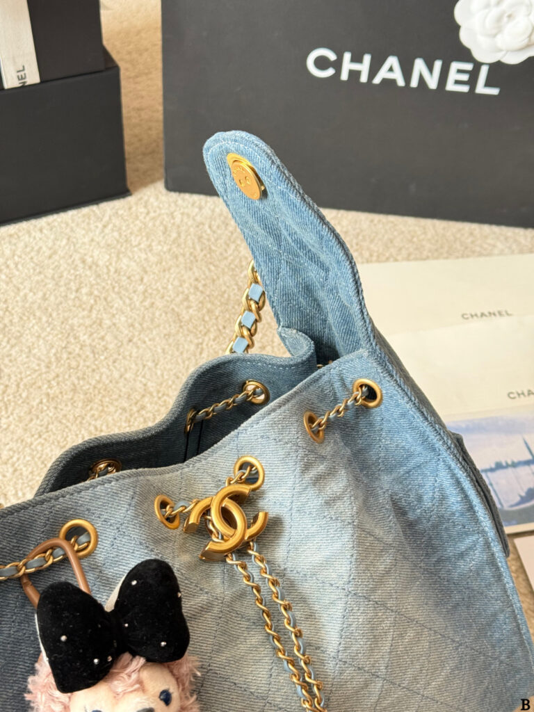 Chanel Tweed25bag 25 Cmm Blue Denim Tote Bag 20 cm editorial product context 3