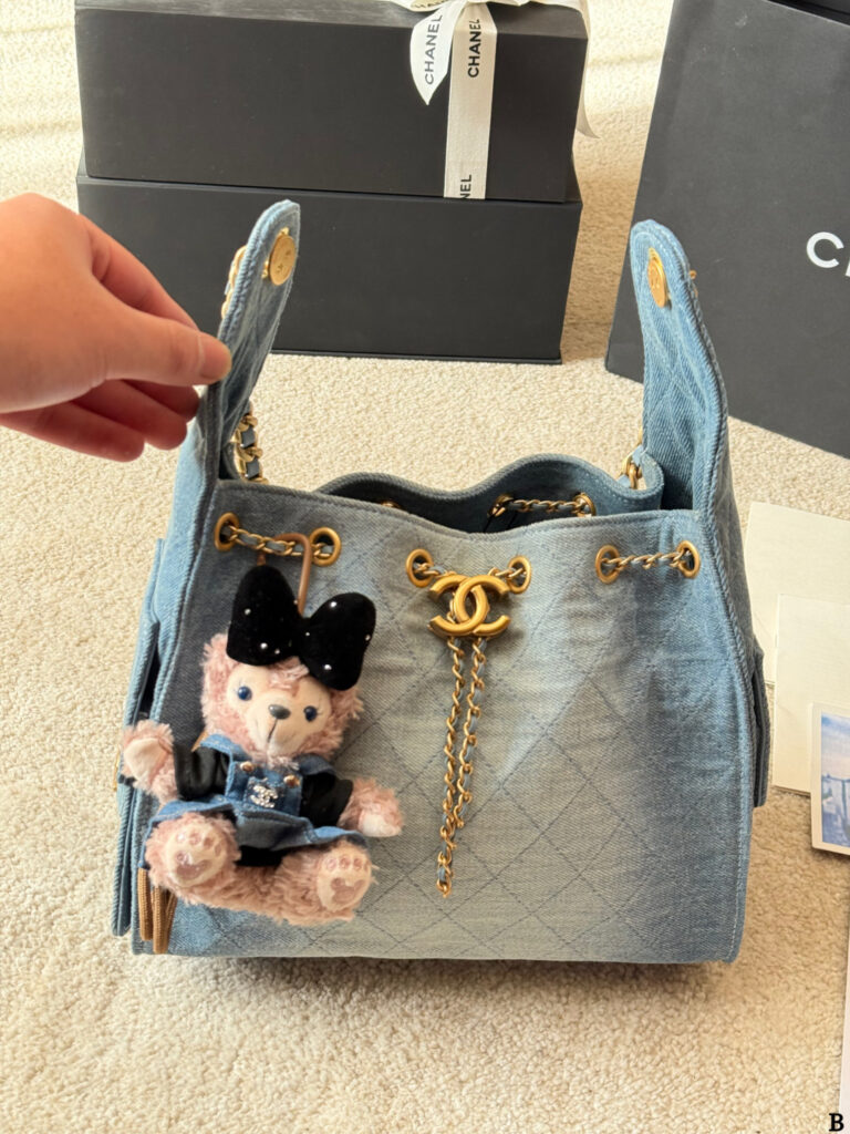 Chanel Tweed25bag 25 Cmm Blue Denim Tote Bag 20 cm editorial product context 2