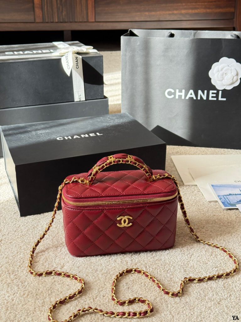 Chanel Mini Cf Cf Mini Logo Look Leather Crossbody Bag 13 cm editorial product context 2