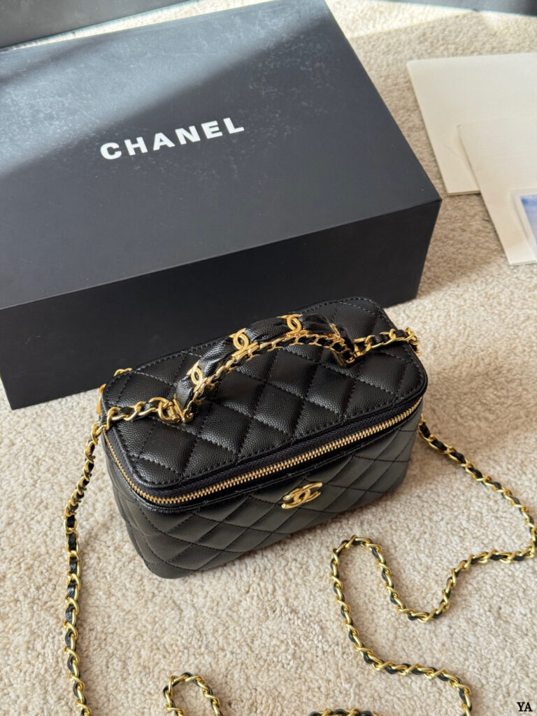 Chanel Mini Cf Cf Mini Logo Look Leather Crossbody Bag 13 cm editorial product context 3