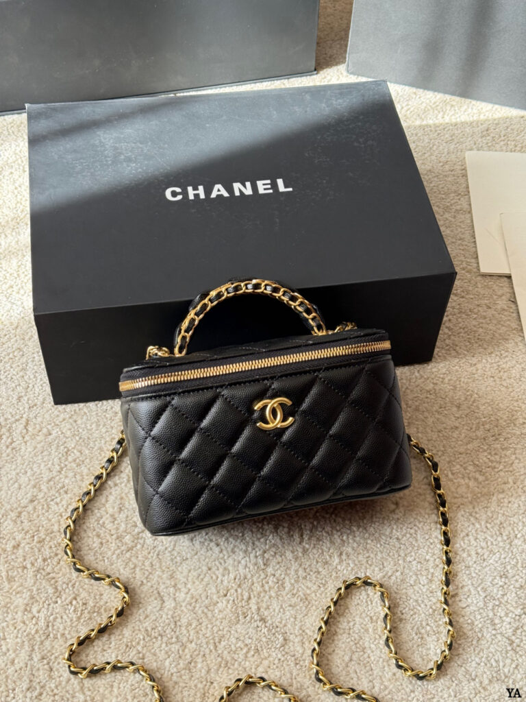 Chanel Mini Cf Cf Mini Logo Look Leather Crossbody Bag 13 cm editorial product context 2
