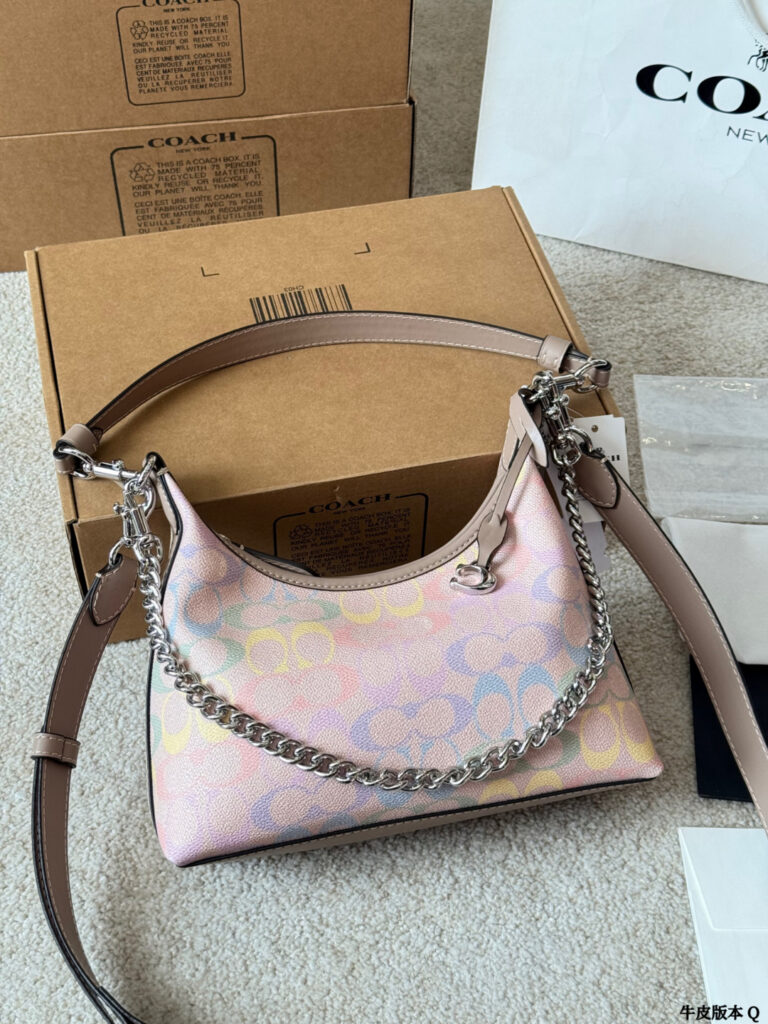 Coach Juliet 25 Black Leather Hobo Bag 15 cm editorial product context 2