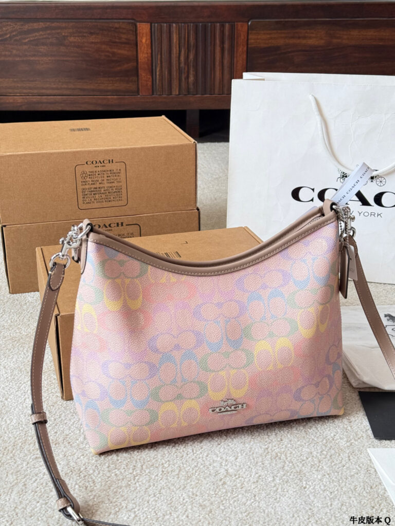 Coach Laurel 28 Leather Bag 25 cm editorial product context 1