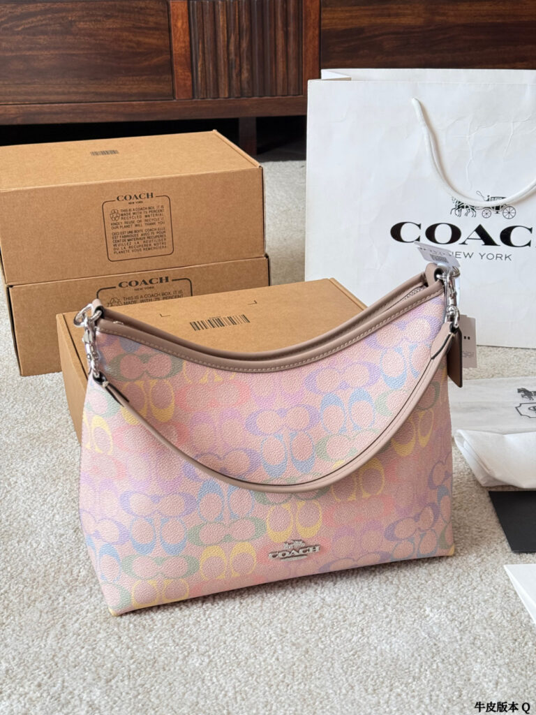 Coach Laurel 28 Leather Bag 25 cm editorial product context 2