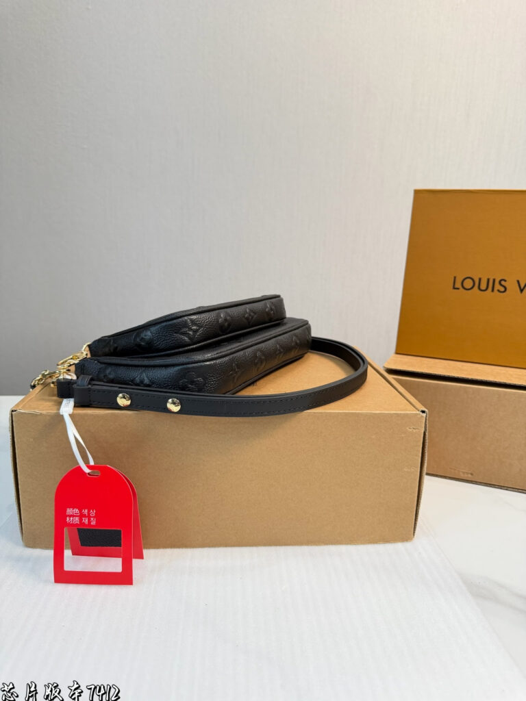 Louis Vuitton Multi Pochette Accessoires Monogram Bag 24 x 13 cm editorial product context 3