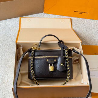 Louis Vuitton p140 2024 Vanity Chain Pouch Monogram Reverse 19 Handbag
