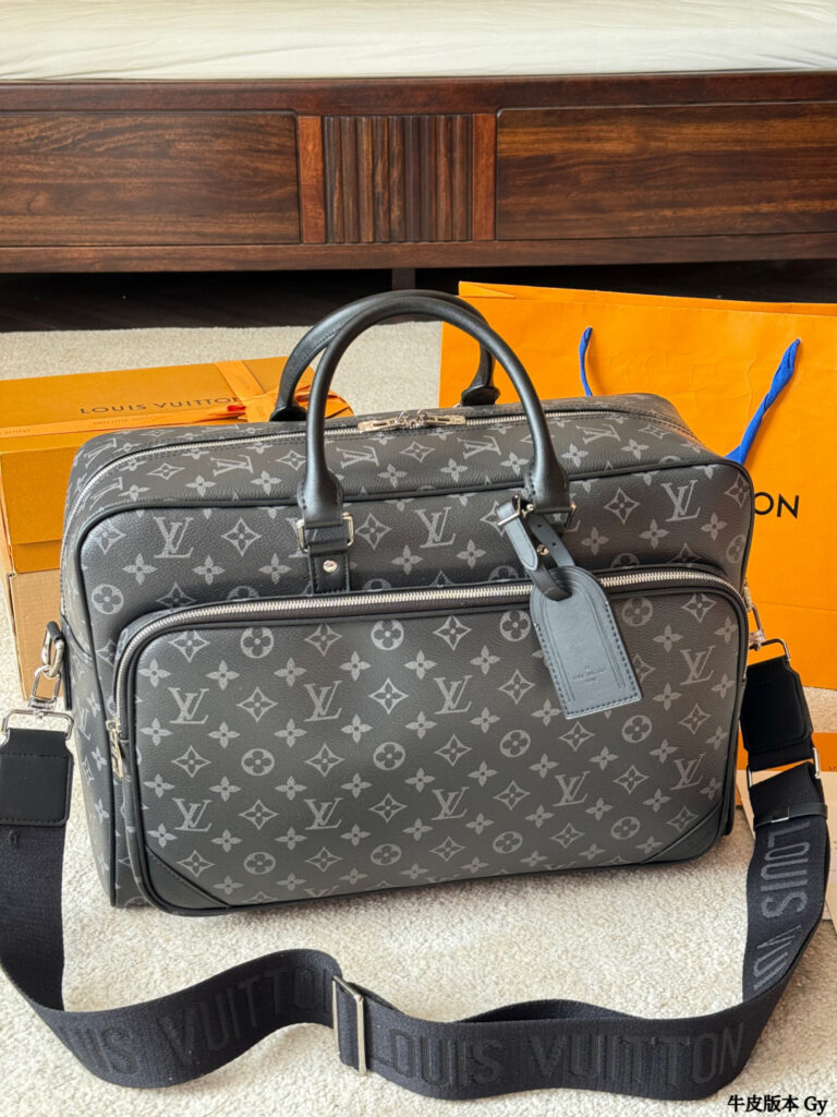 Louis Vuitton Black Calfskin Leather Crossbody Bag 46 x 18 x 31 cm editorial product context 1
