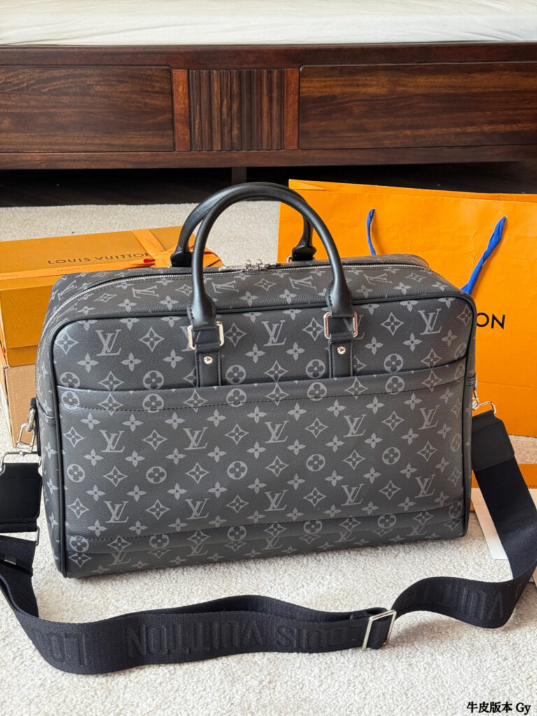 Louis Vuitton Black Calfskin Leather Crossbody Bag 46 x 18 x 31 cm editorial product context 3