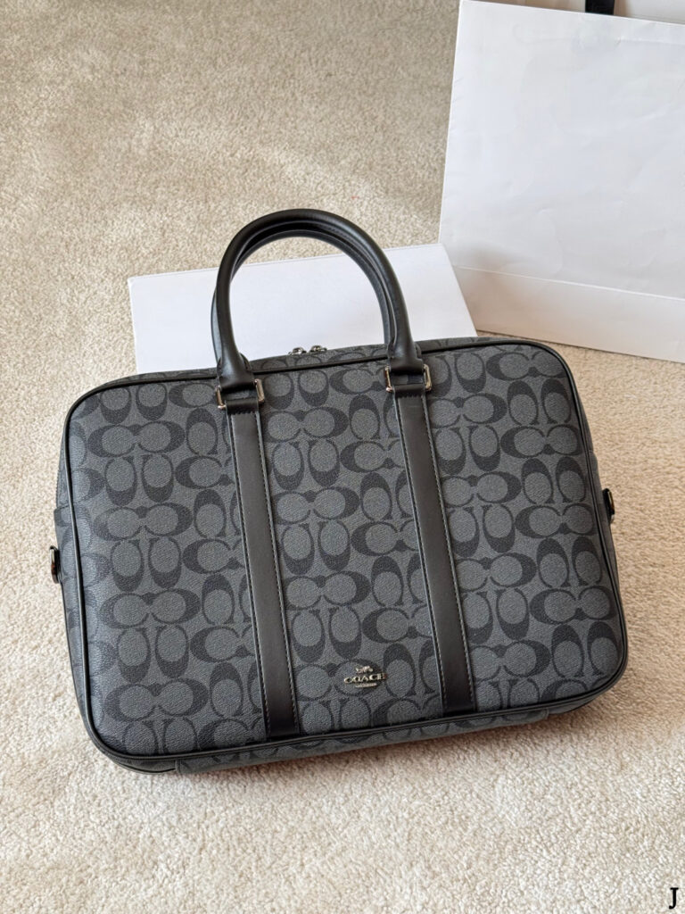 Coach Logo 40 Leather Crossbody Bag 30 cm editorial product context 1