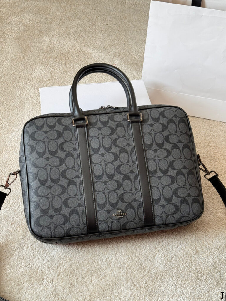 Coach Logo 40 Leather Crossbody Bag 30 cm editorial product context 2