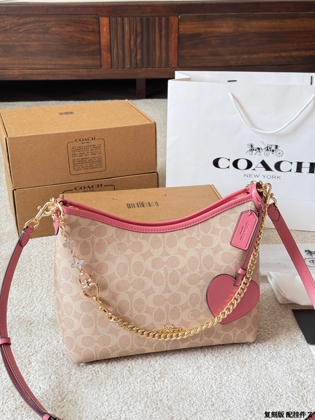 Coach p165 Laurel 28 Bag